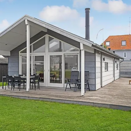 Beautiful In With Kitchen Holiday home