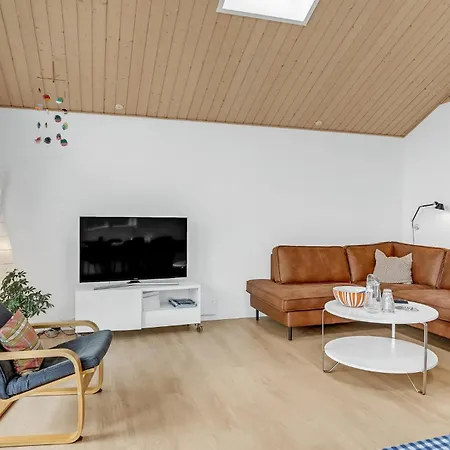 Beautiful In With Kitchen Holiday home